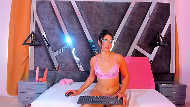 rossane luxe online show from March 12, 2:42 pm