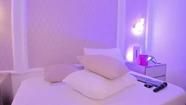 ariadna boneville online show from June 11, 2:33 am