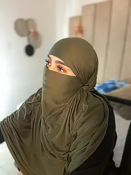 rashaaa  online show from April 25, 3:42 am