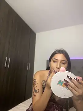 ImEmily   online show from April 25, 11:35 pm