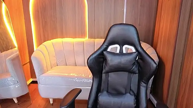 Hadda crazy b online show from February 20, 6:26 am