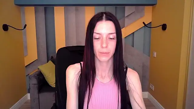 NoirDiva online show from April 22, 6:10 am