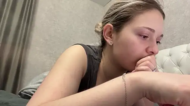 Linaceleste online show from March 5, 2:46 pm