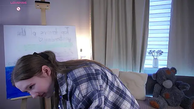 KourtneyRevira online show from April 23, 11:39 am