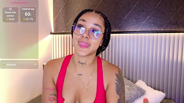 Kinsleybrown online show from April 23, 5:04 am