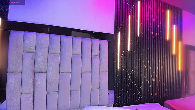 CamilaParisi online show from April 22, 12:02 pm