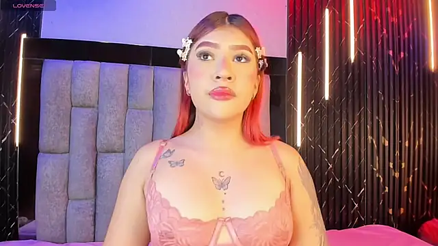 CamilaParisi online show from April 25, 1:41 pm