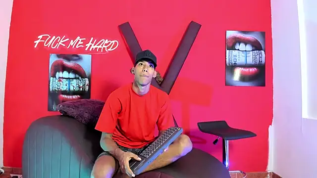 GREEN BOYS online show from February 25, 7:29 am