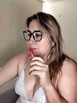 KamiSspencer online show from March 7, 2:13 pm