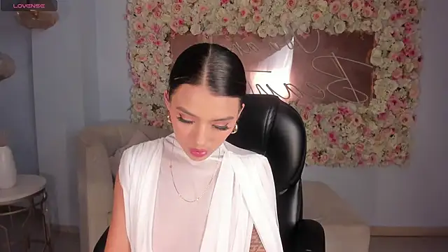 JulietteMoreau online show from April 23, 7:38 pm