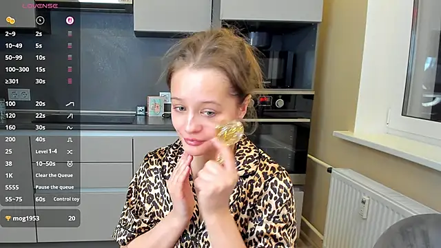 Mary Phoenix online show from February 15, 4:28 pm