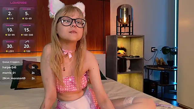 MoliQin online show from March 23, 8:42 am