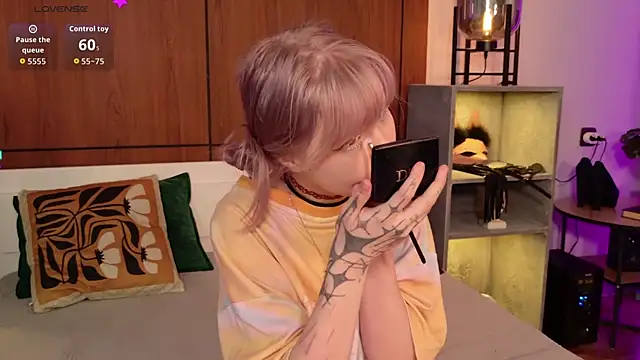 MoliQin online show from April 23, 7:05 am