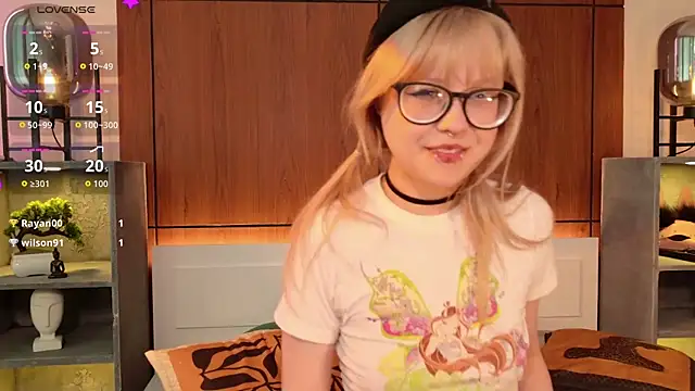 MoliQin online show from April 27, 1:52 pm