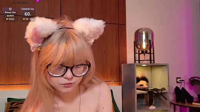 MoliQin online show from April 30, 7:02 am