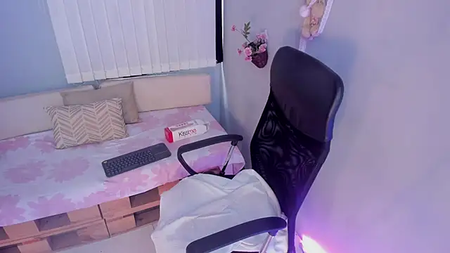 Amber Novoa online show from February 27, 12:38 pm