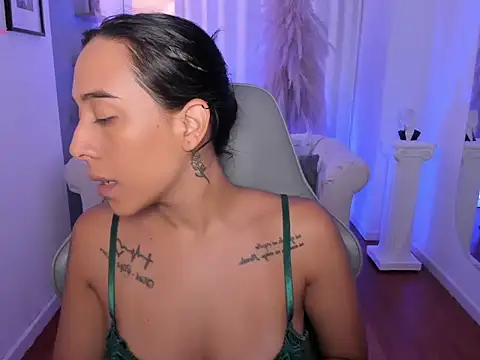 saori katsumi  online show from April 22, 11:18 am