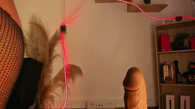 Tylla   online show from April 27, 5:59 am