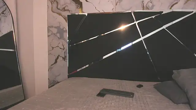 Couple In Heat online show from April 20, 9:07 pm