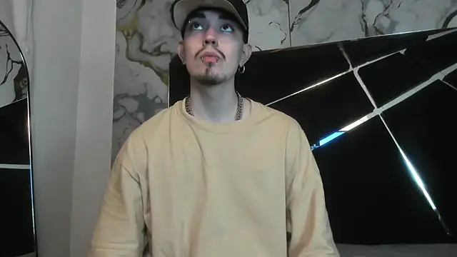 Couple In Heat online show from April 24, 8:55 pm