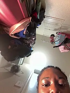 ShortcakeMochaa online show from April 23, 9:17 pm