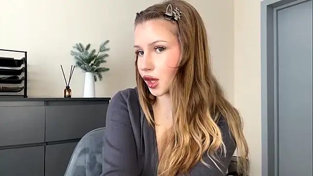 PledHoly online show from February 15, 7:44 am