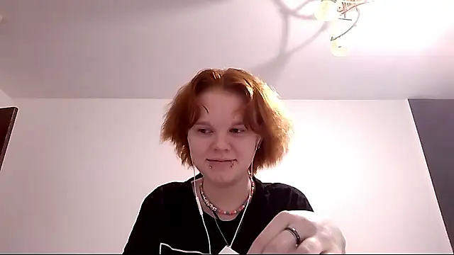 CurlaPettyBom online show from March 6, 8:42 am