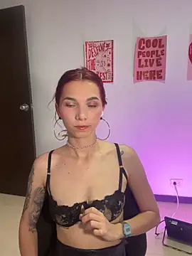 yourcamille1 online show from April 26, 5:21 pm