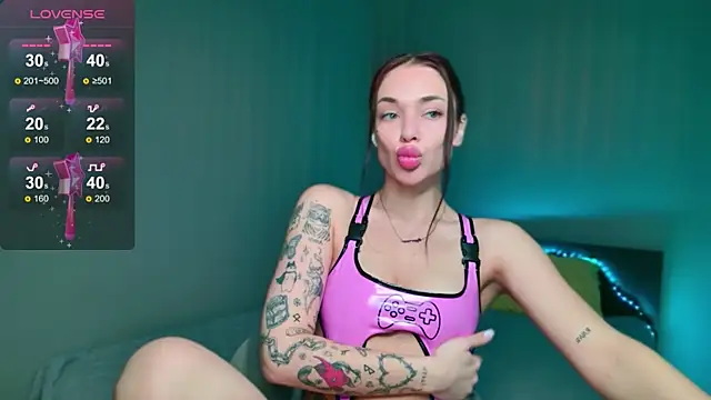 milkbrownn online show from April 24, 2:47 am