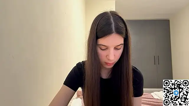 NiaWelchel online show from March 8, 10:41 am