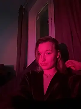 EmmaTurners online show from February 26, 6:29 pm