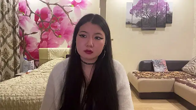 MaeRaads online show from April 24, 10:34 pm