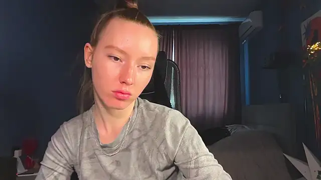 Anna Kare online show from April 24, 2:42 pm