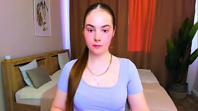 Maddy Wood  online show from April 19, 4:51 pm