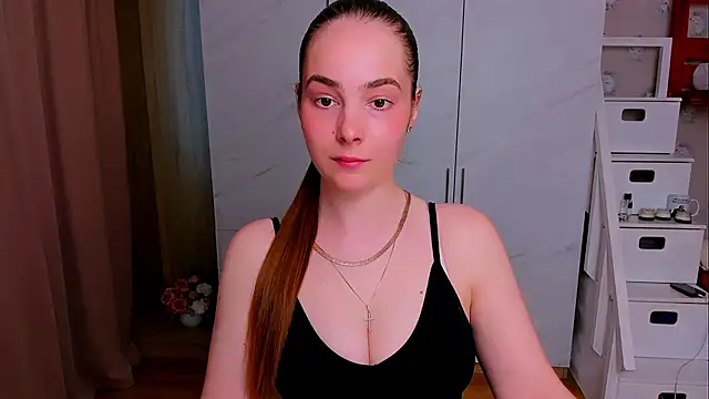 Maddy Wood  online show from April 27, 10:12 am