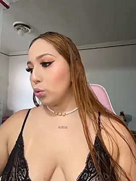 Kiarhatrixie1 online show from April 24, 5:38 pm