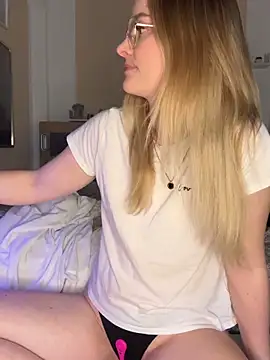 melanieTesss online show from April 25, 3:42 pm