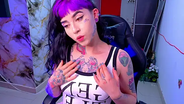 nova kitttyy online show from April 29, 5:32 am