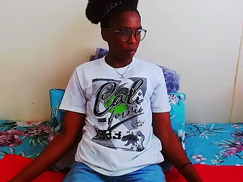 ChocoSlenderXXX online show from April 28, 11:58 am