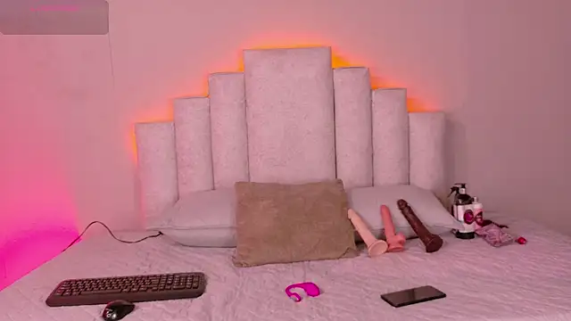 Sheinny brown1 online show from April 22, 8:17 pm