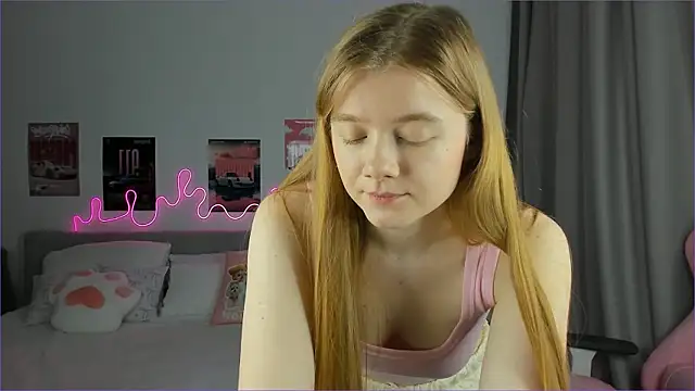 EvaRaee online show from March 15, 6:37 am