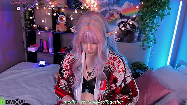 candy yeah online show from April 19, 6:10 pm