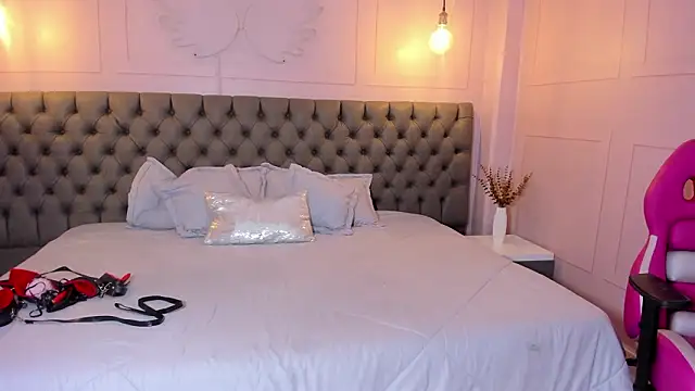 hillary bigbutt online show from February 25, 11:36 pm