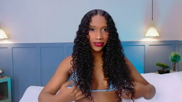 Chloe-Rose- online show from April 19, 4:45 am