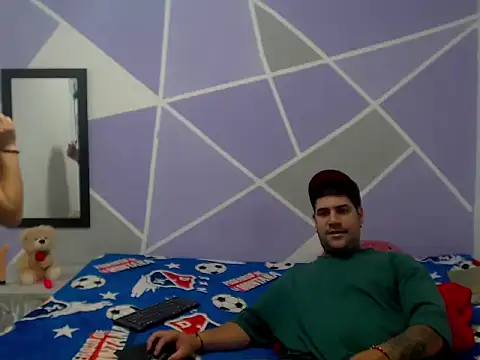 couple  hott069 online show from March 7, 7:04 am