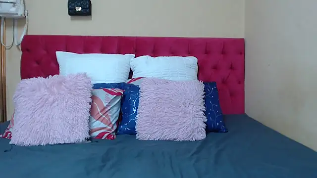 HornyLilHoney online show from March 23, 5:30 pm