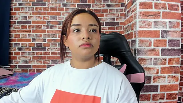 Sienna Lux01 online show from March 11, 1:32 am