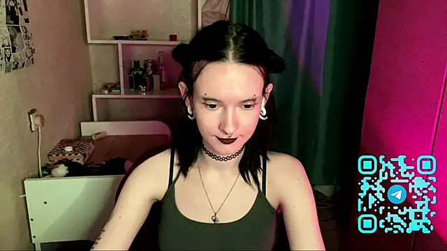 MabelDefina online show from April 25, 1:03 pm