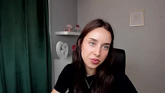 AdeleSolo online show from June 8, 10:27 am