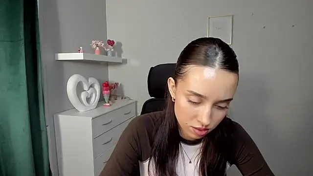 AdeleSolo online show from April 21, 5:47 am